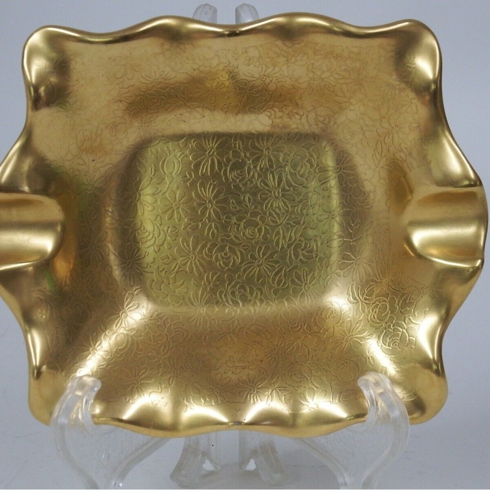 2 Beautiful Vintage Pickard China Made in USA #136 Ash Trays. Pre-Owned.